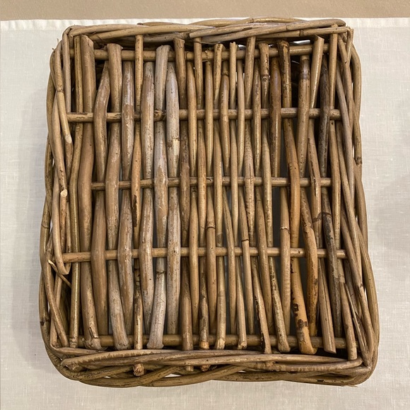 Rustic Rattan Basket, grayish brown. - Picture 10 of 10